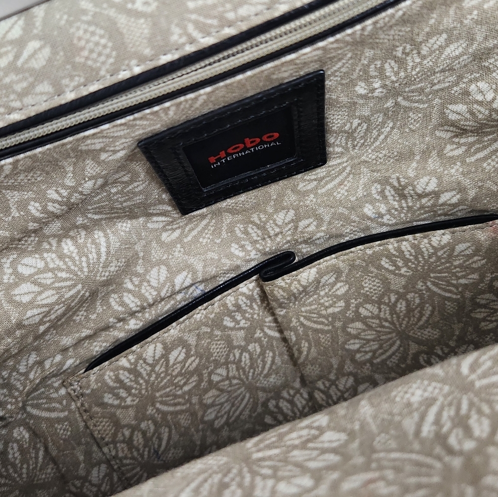 Hobo Black Clutch - Picture 2 of 7